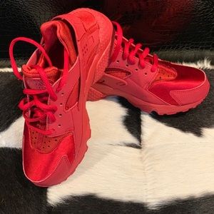 Women’s Air Huarache Run “All RED”